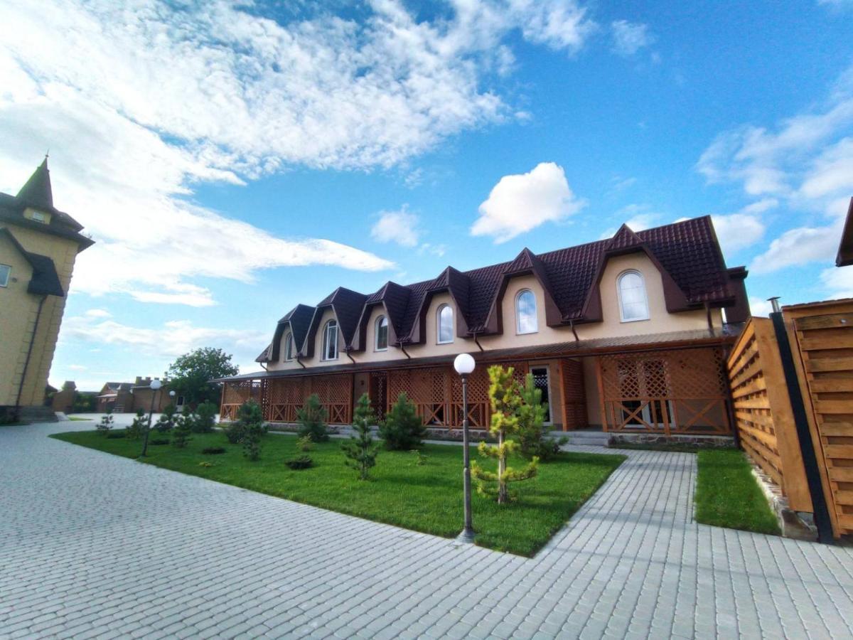Готельно-Ресторанний Комплекс Прованс Парк 포차이프 외부 사진